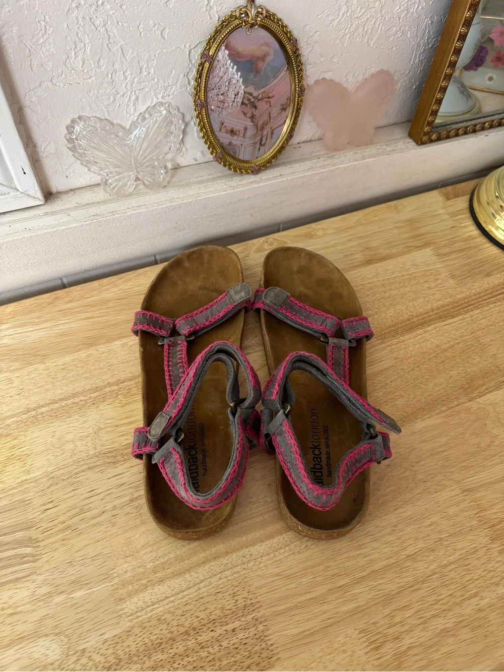 Cute Laidback London Pink Gray Leather T-Strap Sandals EU 42 Boho Y2K Comfort
